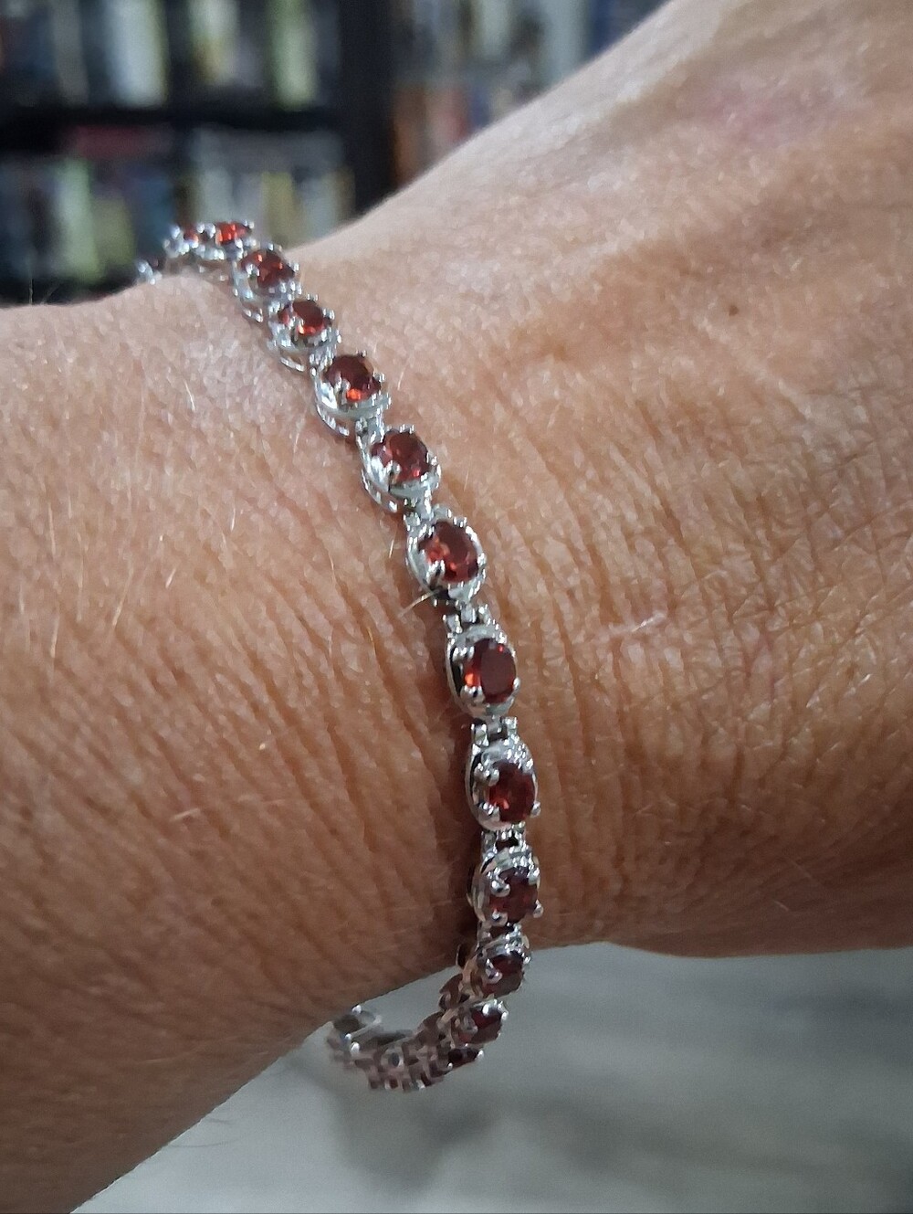 .925 Sterling Silver 8+ Ctw Garnet Tennis Bracelet 7.5" Single Safety Clasp